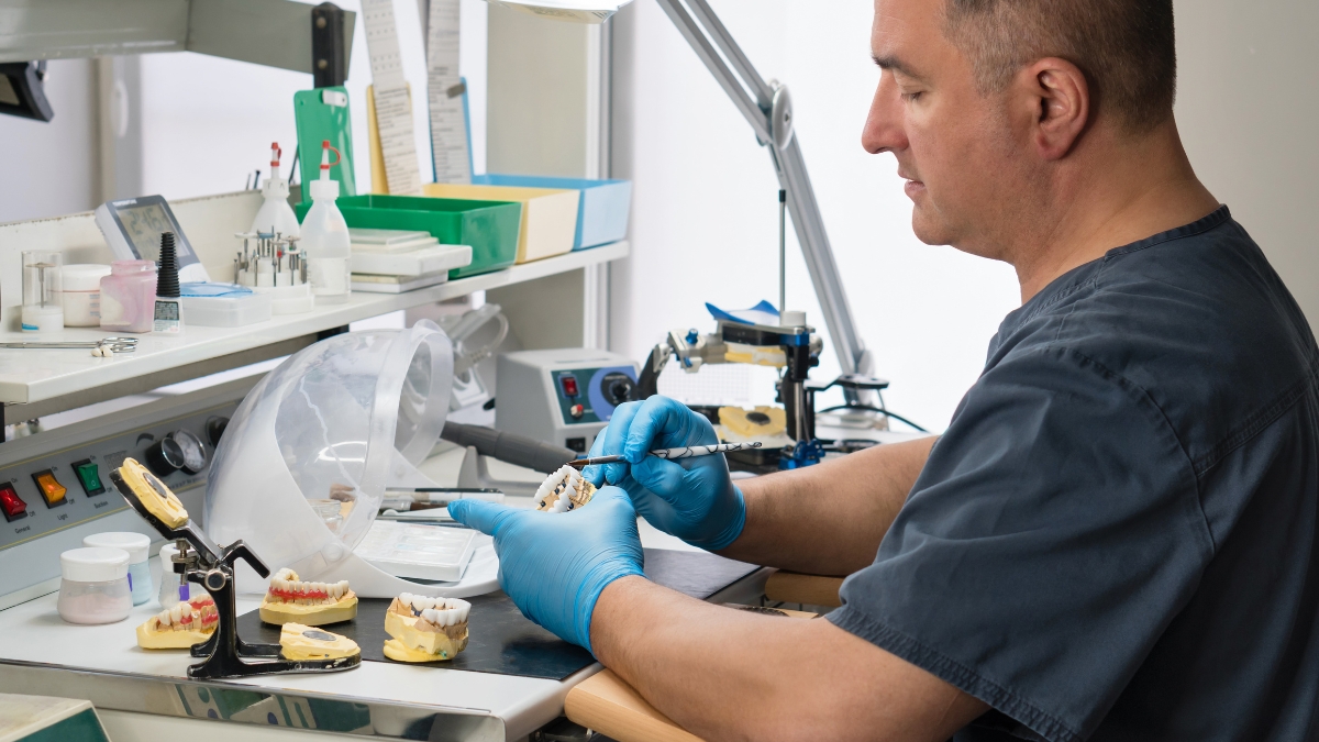 How To Collaborate Effectively With a Dental Lab